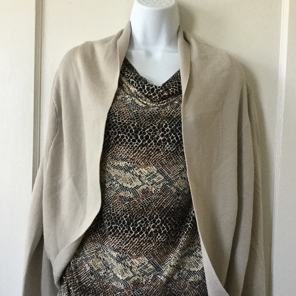 Esperanza Shrug, M, NWT - Picture 6 of 6
